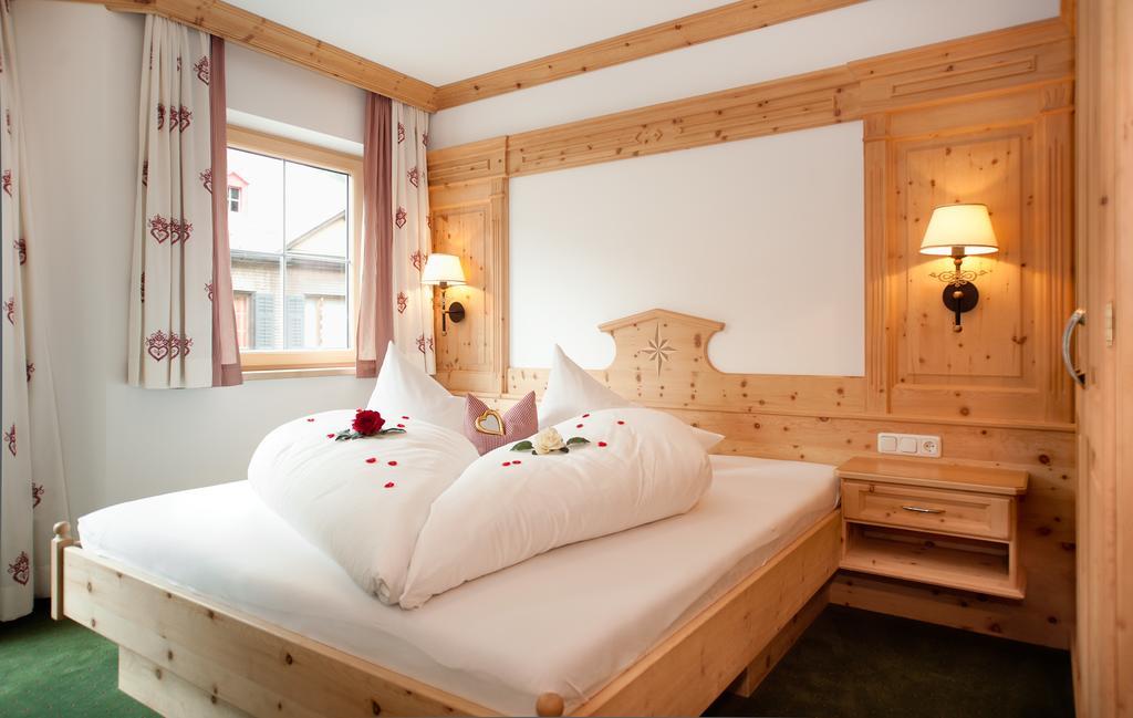Ferienschloessl Harmonie Hotel Holzgau Room photo