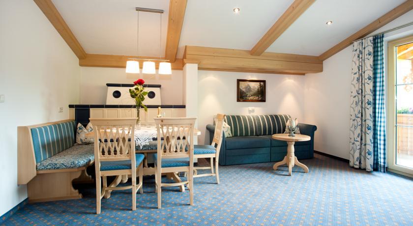 Ferienschloessl Harmonie Hotel Holzgau Exterior photo