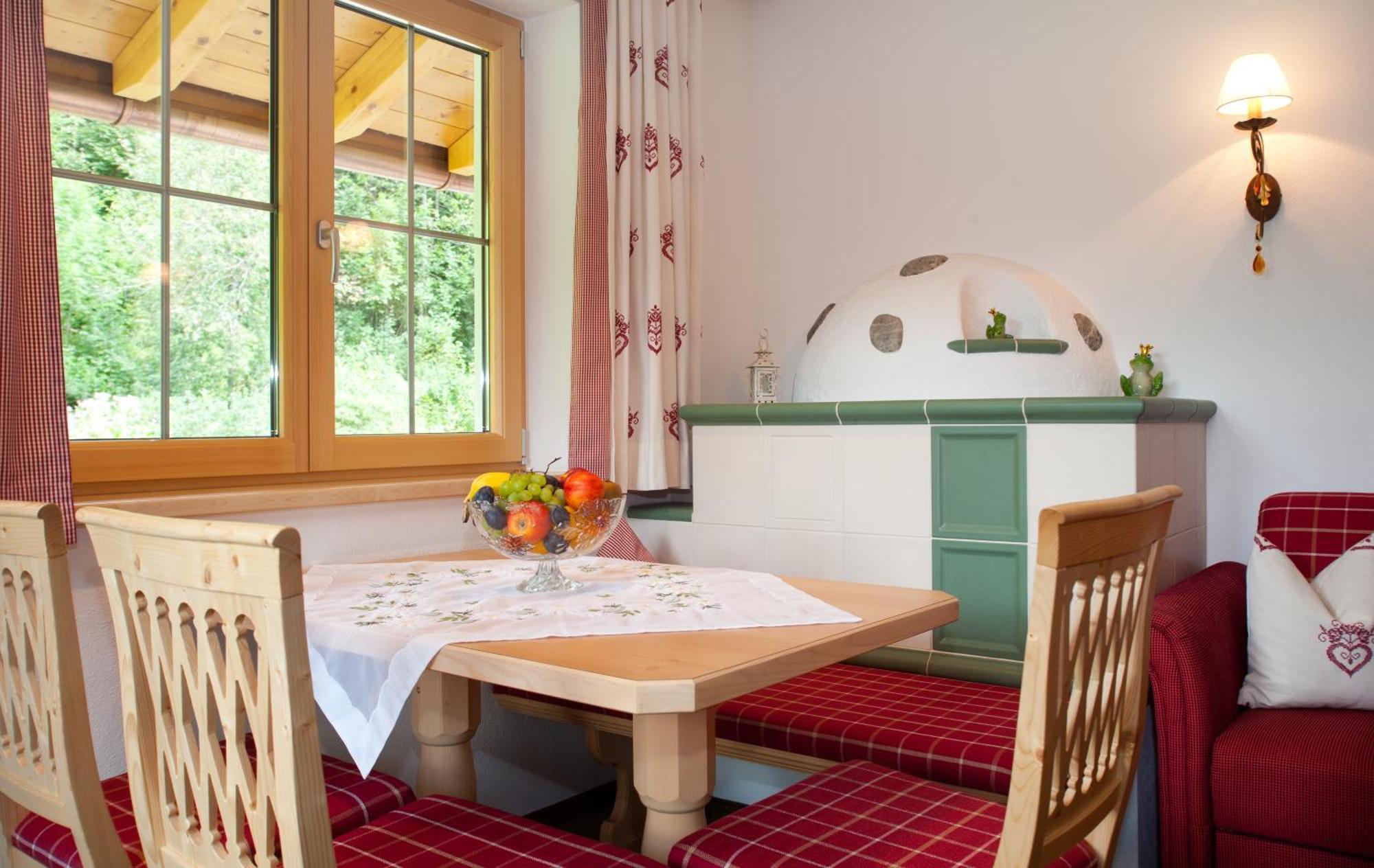 Ferienschloessl Harmonie Hotel Holzgau Exterior photo
