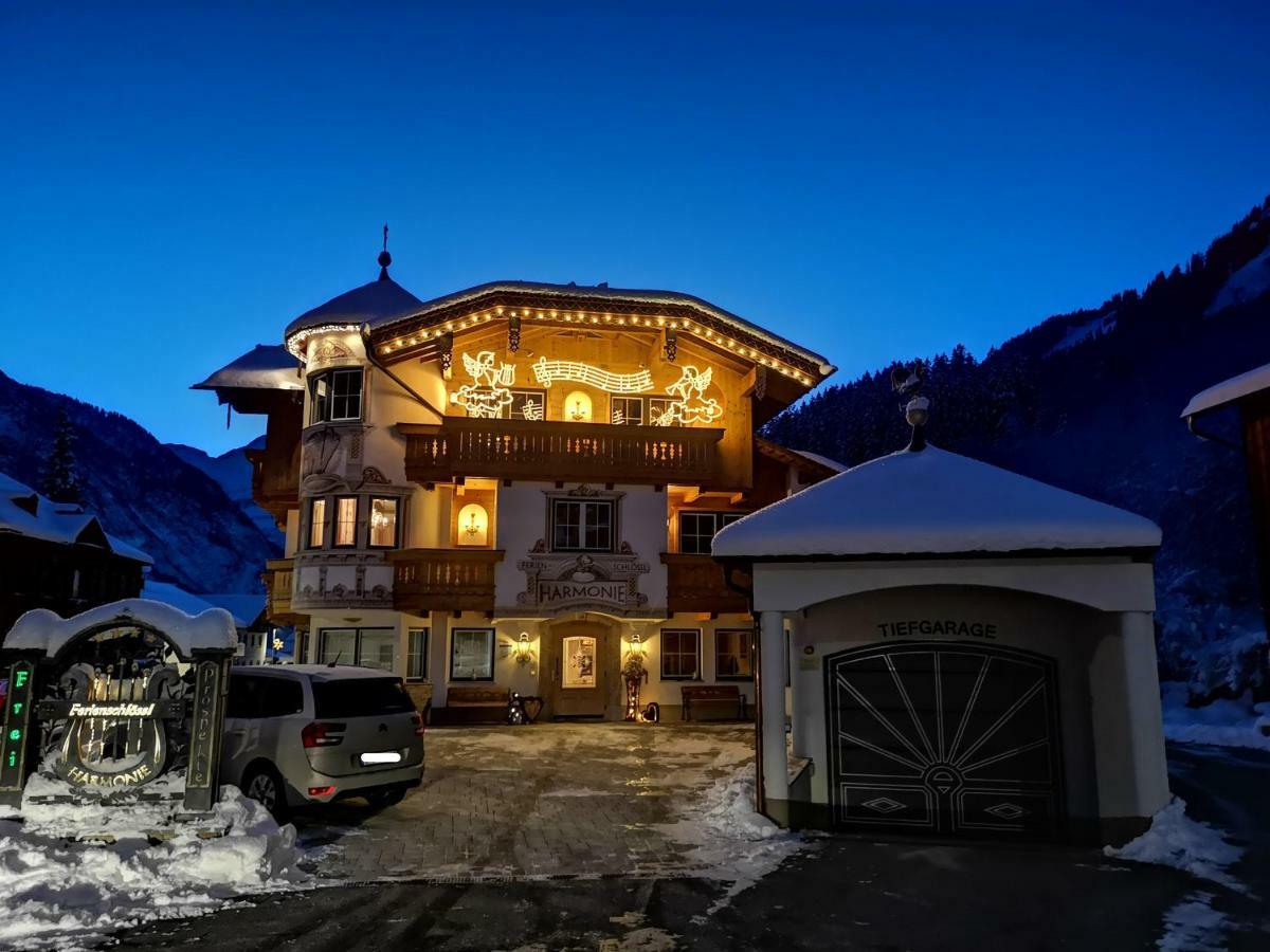 Ferienschloessl Harmonie Hotel Holzgau Exterior photo